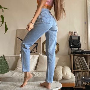 Vintage Levi’s 512 Tapered High Waisted Size 3 Short